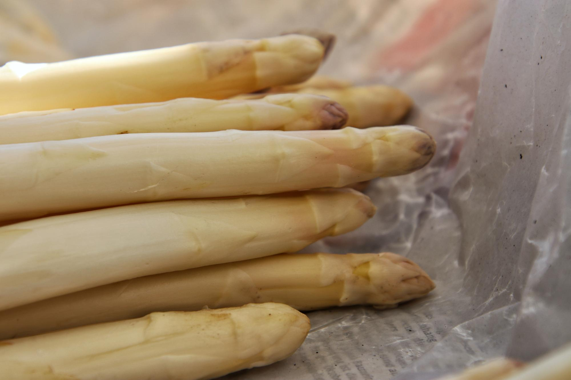 ¿Cómo afectan los espárragos a la hidratación?